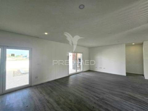 Moradia isolada t3, c/piscina e box, brejo clérigo - azeitão