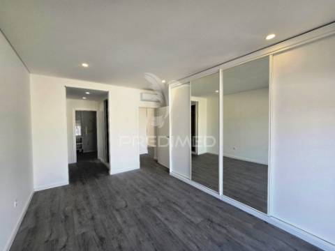 Moradia isolada t3, c/piscina e box, brejo clérigo - azeitão