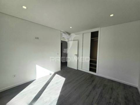 Moradia isolada t3, c/piscina e box, brejo clérigo - azeitão