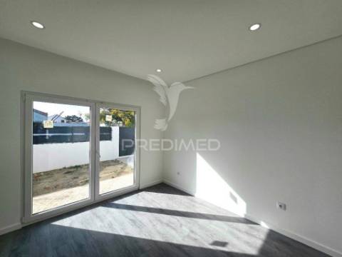 Moradia isolada t3, c/piscina e box, brejo clérigo - azeitão