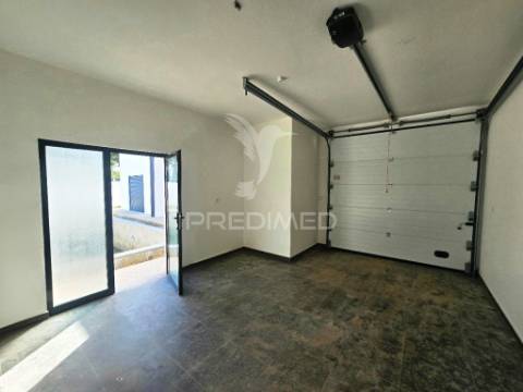 Moradia isolada t3, c/piscina e box, brejo clérigo - azeitão