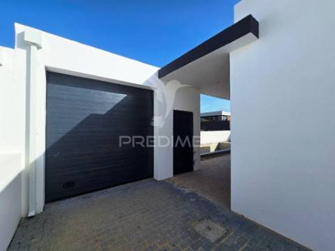 Moradia isolada t3, c/piscina e box, brejo clérigo - azeitão