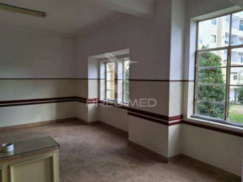 Apartamento t2 para remodelação.