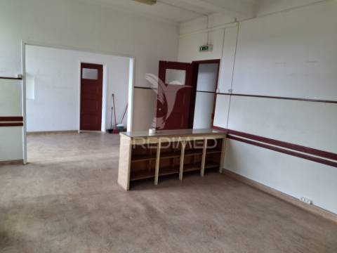 Apartamento t2 para remodelação.