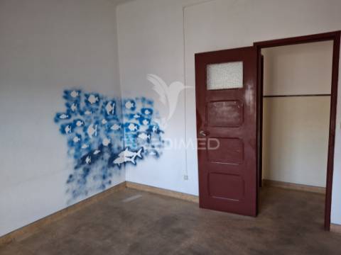 Apartamento t2 para remodelação.