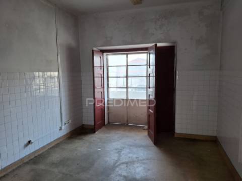Apartamento t2 para remodelação.