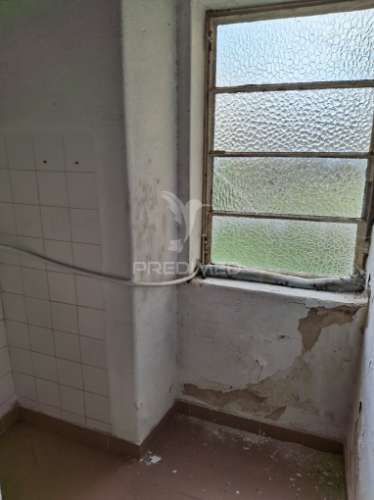 Apartamento t2 para remodelação.