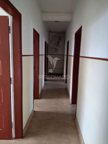 Apartamento t2 para remodelação.