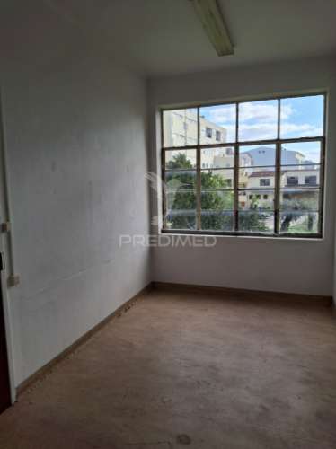 Apartamento t2 para remodelação.