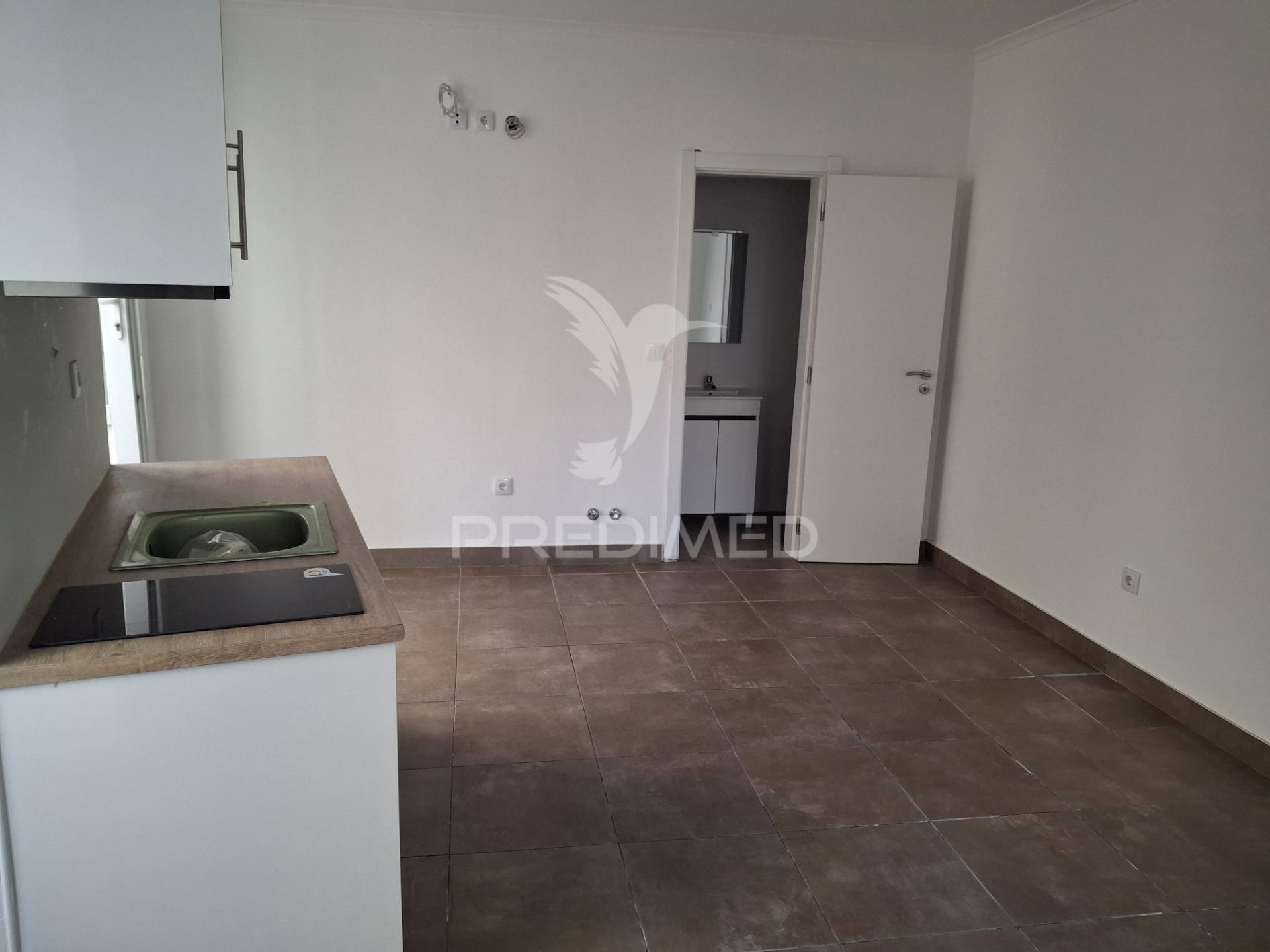 T0 no centro histórico para arrendamento.