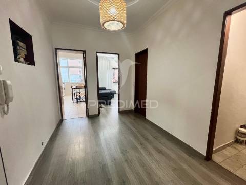 Apartamento t2 remodelado | 1º andar | alto do seixalinho - barreiro