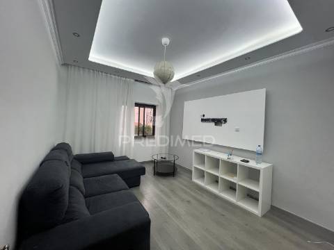 Apartamento t2 remodelado | 1º andar | alto do seixalinho - barreiro