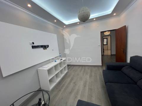 Apartamento t2 remodelado | 1º andar | alto do seixalinho - barreiro