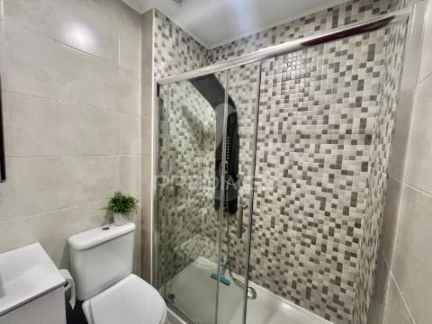 Apartamento t2 remodelado | 1º andar | alto do seixalinho - barreiro