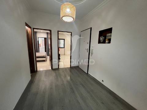 Apartamento t2 remodelado | 1º andar | alto do seixalinho - barreiro