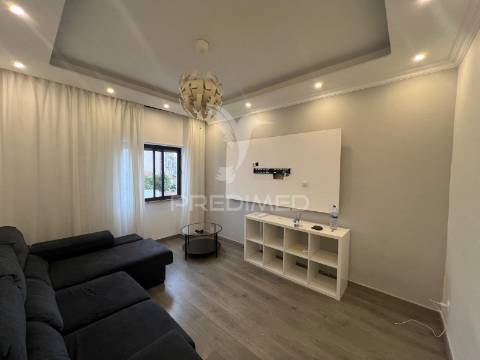 Apartamento t2 remodelado | 1º andar | alto do seixalinho - barreiro