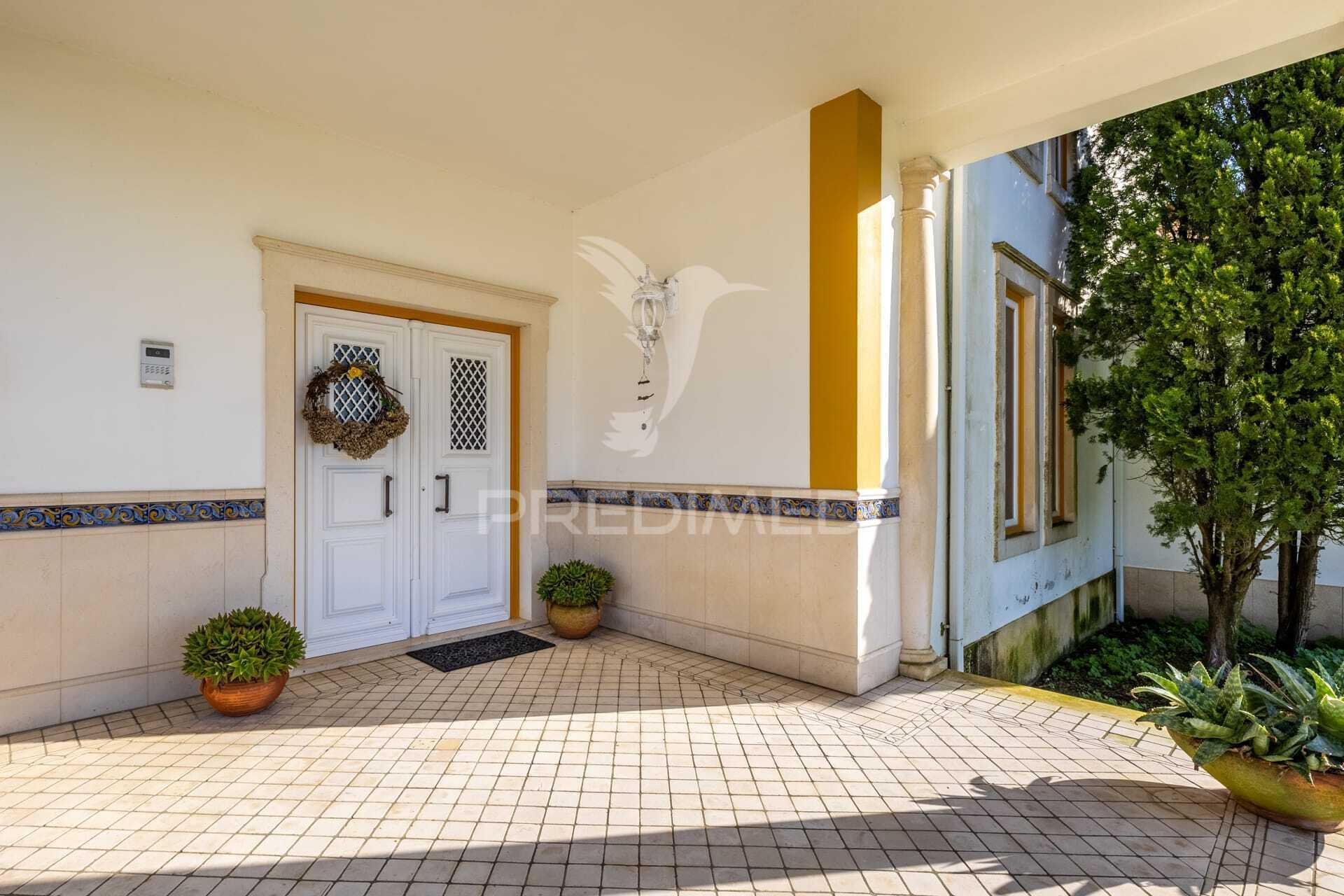 Moradia de excelência com 4 suítes + 2 quartos