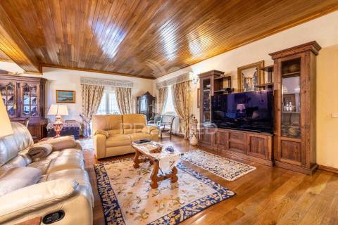 Moradia de excelência com 4 suítes + 2 quartos