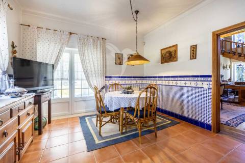 Moradia de excelência com 4 suítes + 2 quartos