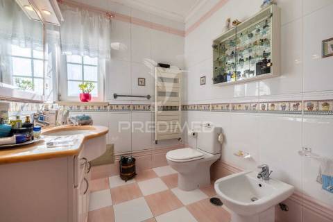 Moradia de excelência com 4 suítes + 2 quartos