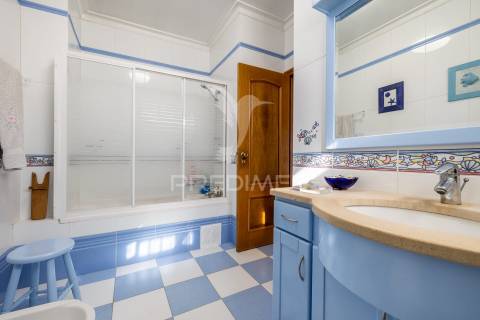 Moradia de excelência com 4 suítes + 2 quartos