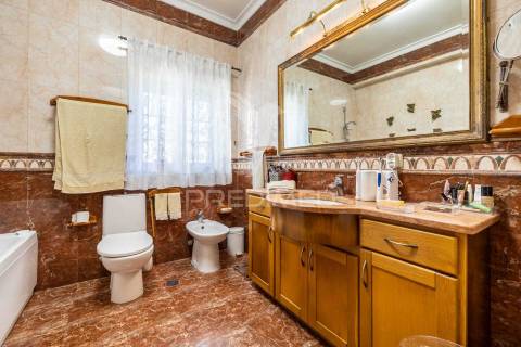 Moradia de excelência com 4 suítes + 2 quartos