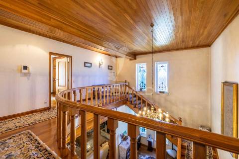 Moradia de excelência com 4 suítes + 2 quartos