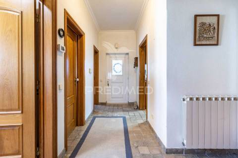 Moradia de excelência com 4 suítes + 2 quartos