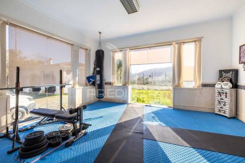 Moradia de excelência com 4 suítes + 2 quartos