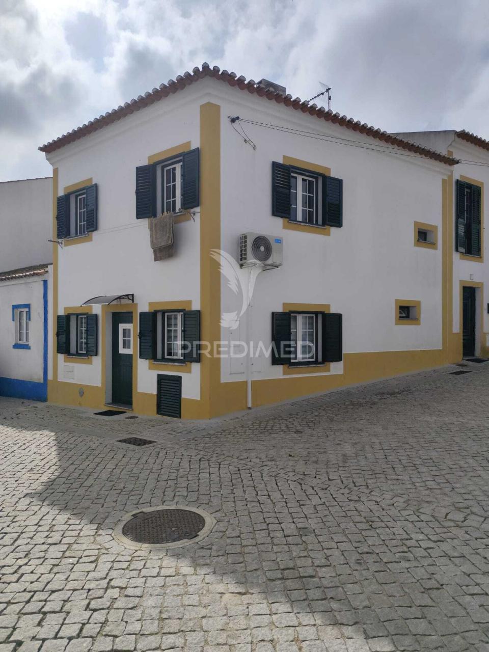 Vende se moradia como nova t1 com  90m2  alvito/beja