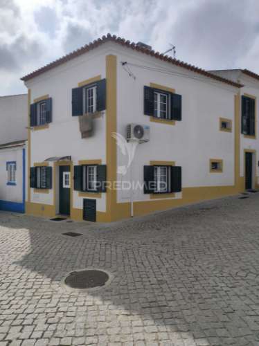 Vende se moradia como nova t1 com  90m2  alvito/beja