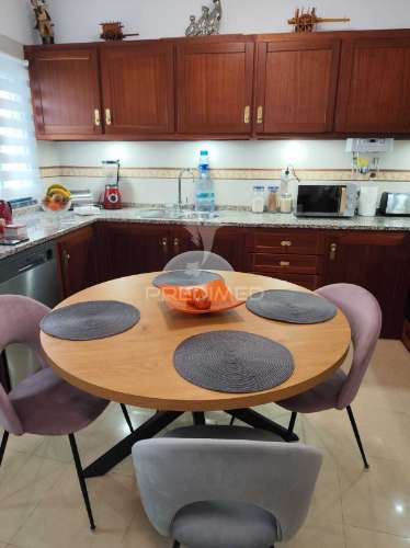 Vende se moradia como nova t1 com  90m2  alvito/beja