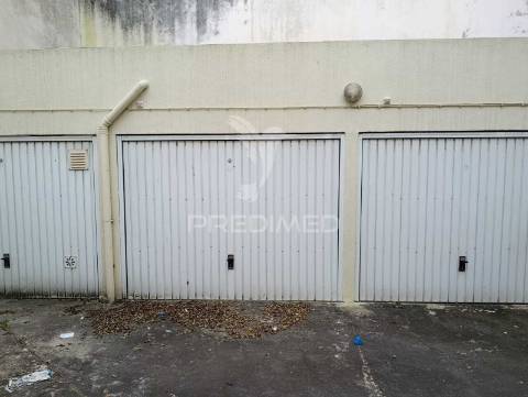Arrenda se garagem setúbal