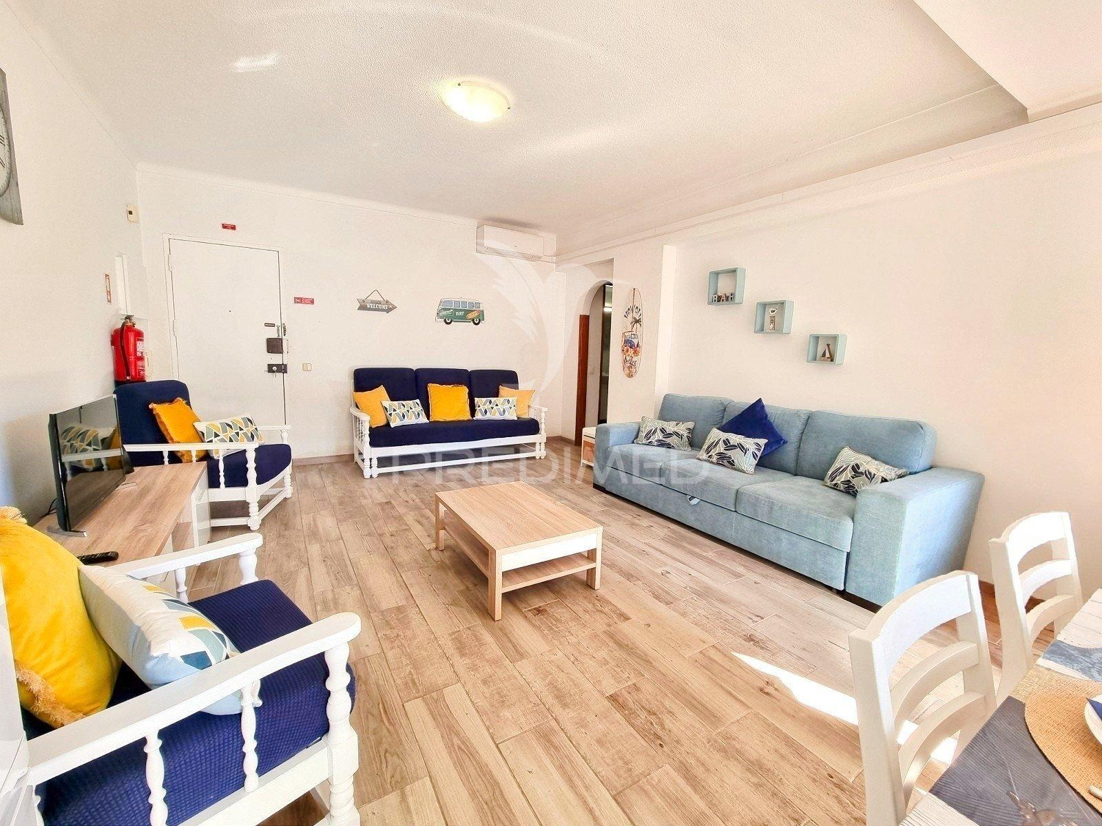 Apartamento t2, remodelado, a 500m da praia da rocha