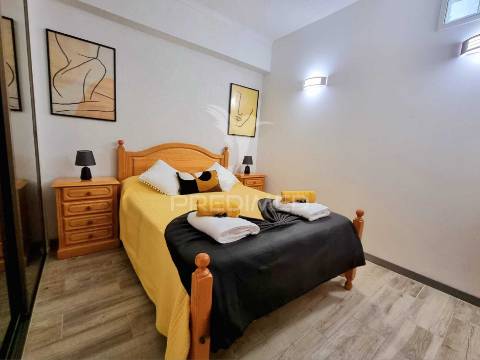 Apartamento t2, remodelado, a 500m da praia da rocha