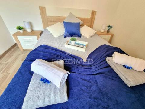 Apartamento t2, remodelado, a 500m da praia da rocha