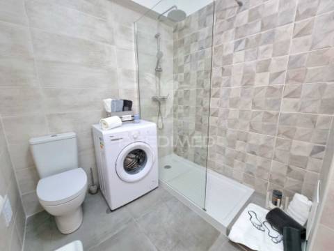 Apartamento t2, remodelado, a 500m da praia da rocha