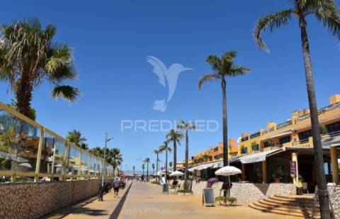 Apartamento t2, remodelado, a 500m da praia da rocha