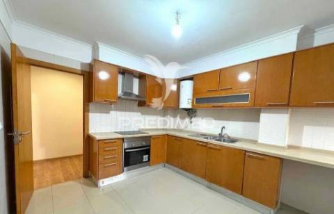 Fantástico t3 em rio de mouro