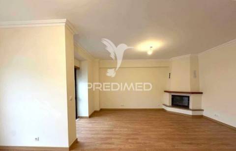 Fantástico t3 em rio de mouro