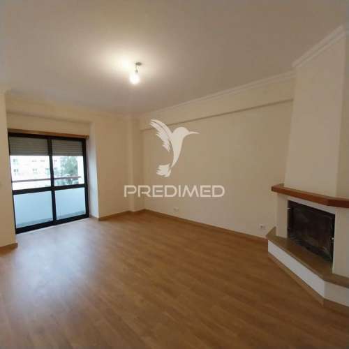 Fantástico t3 em rio de mouro