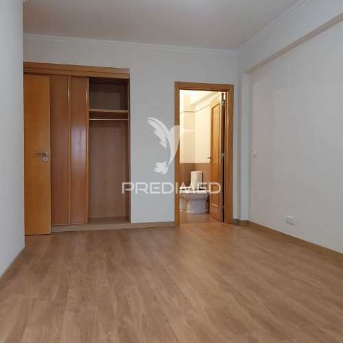 Fantástico t3 em rio de mouro