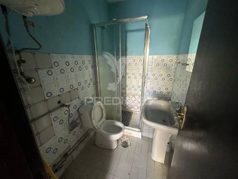 Moradia  para restauro com elevado potencial de investimento – oliveira do douro