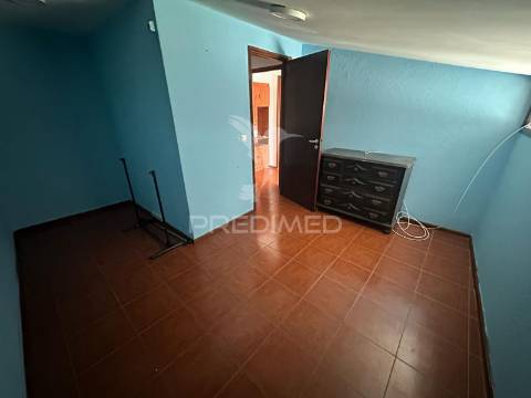 Moradia  para restauro com elevado potencial de investimento – oliveira do douro