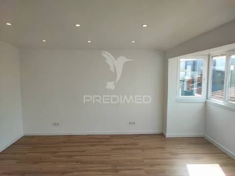 Apartamento t2 em camarate