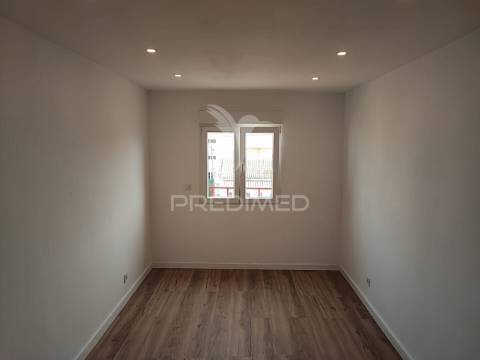 Apartamento t2 em camarate