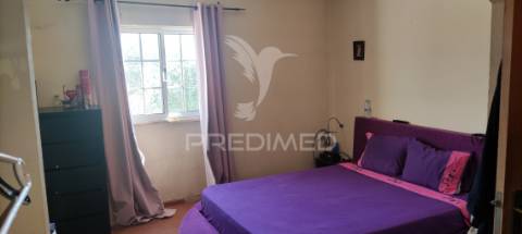 Quinta de 16660 m2 moradias t3 e t2 e 1 pavilhão 487 m2