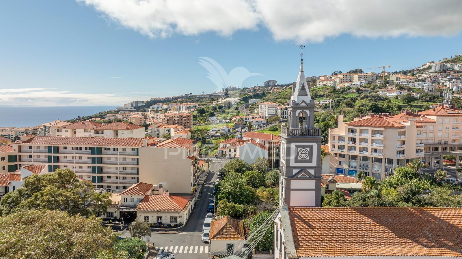 Apartamento t2 no centro do caniço – mobilado, com garagem e licença al