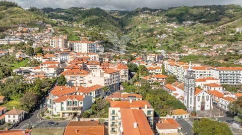 Apartamento t2 no centro do caniço – mobilado, com garagem e licença al