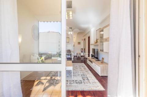 Apartamento t2 no centro do caniço – mobilado, com garagem e licença al